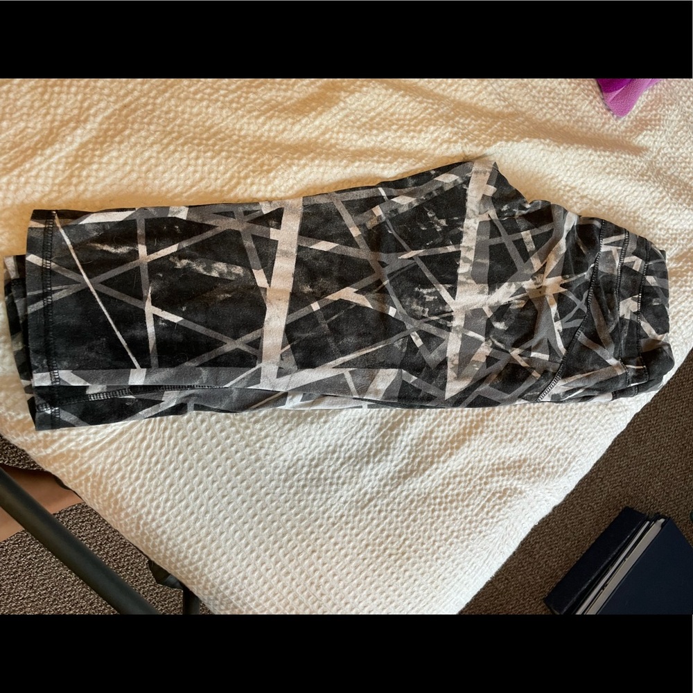 Geometric Athletic Capris
